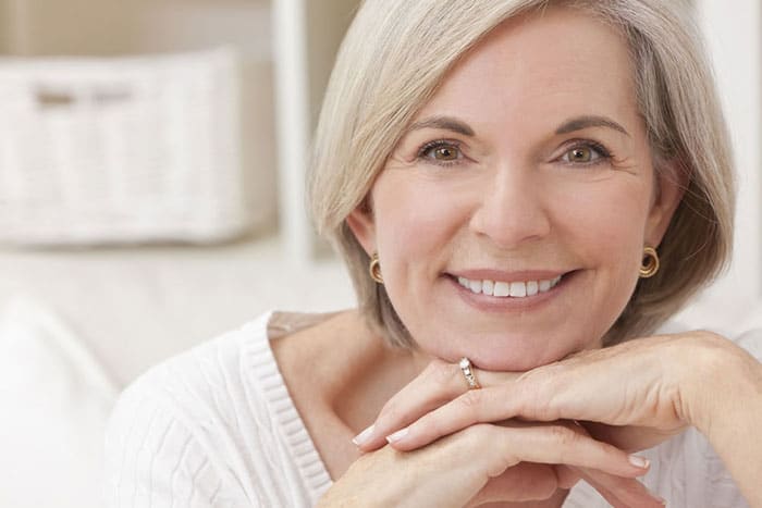 blog-dental-implants-older-woman